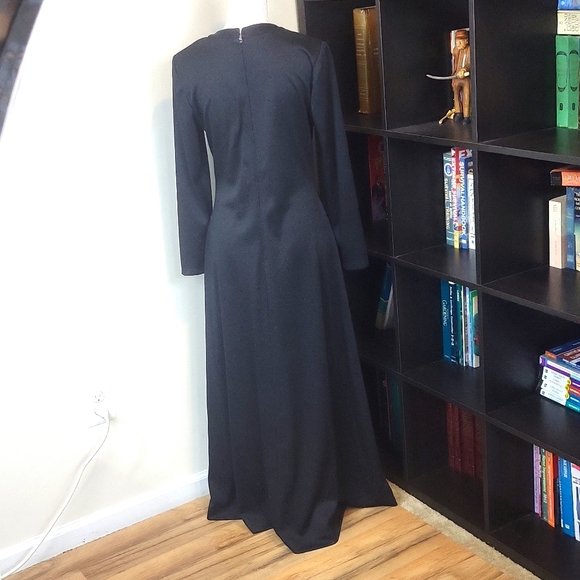 Vtg 70s-80s MISS-TIQUE Black V-neck Long Sleeve Witchycore Adam's Family Maxi - Picture 7 of 13